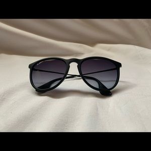 Erika Classic Raybans, comes with case